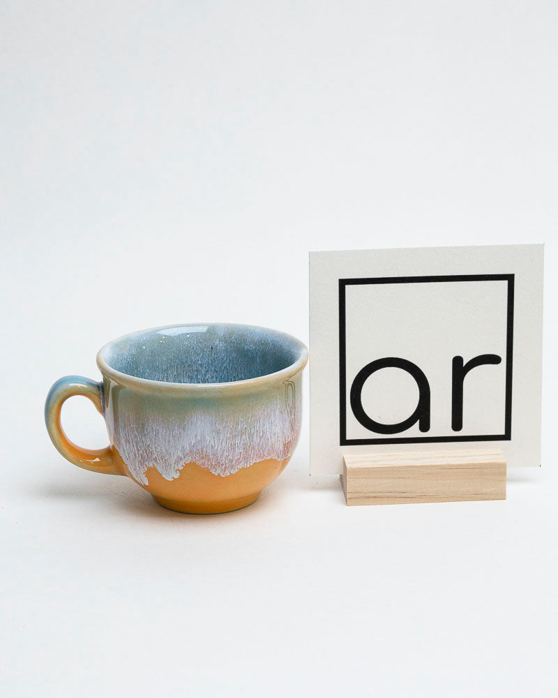 Filiżanka z talerzykiem – miodowy poranek