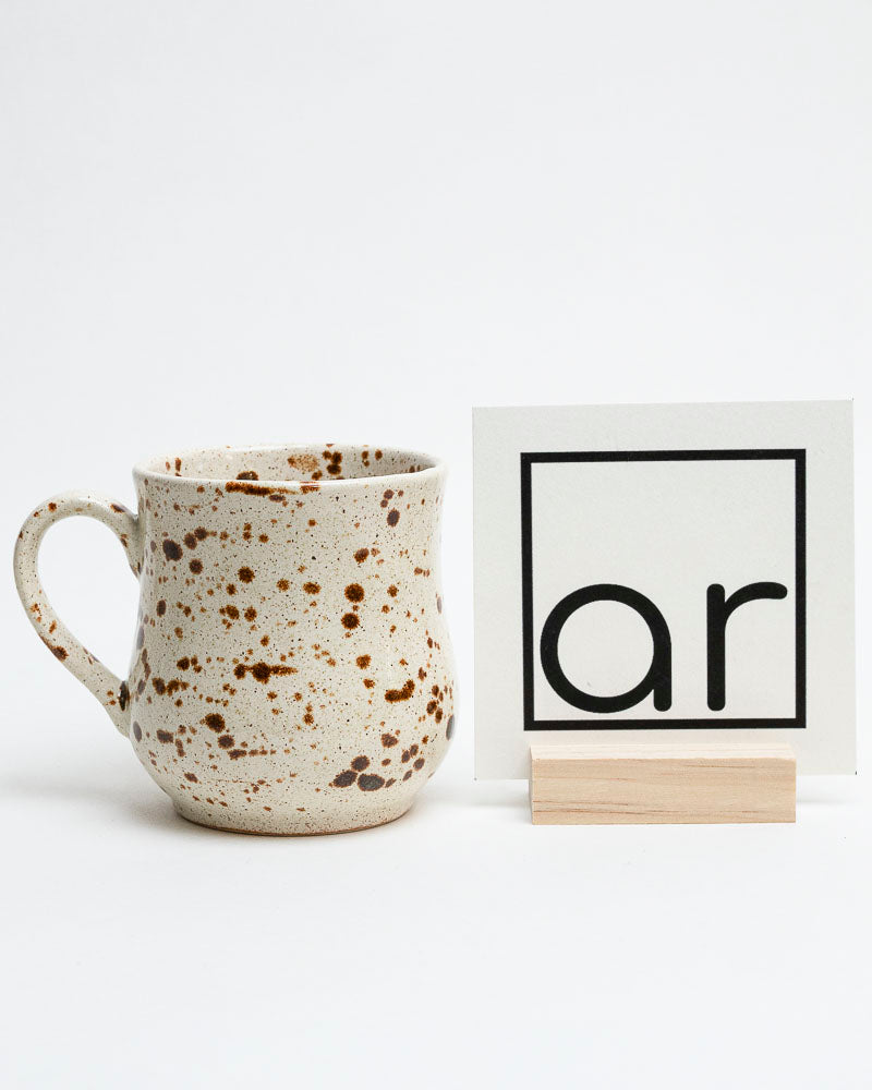 Kubek śmietankowy z piegami