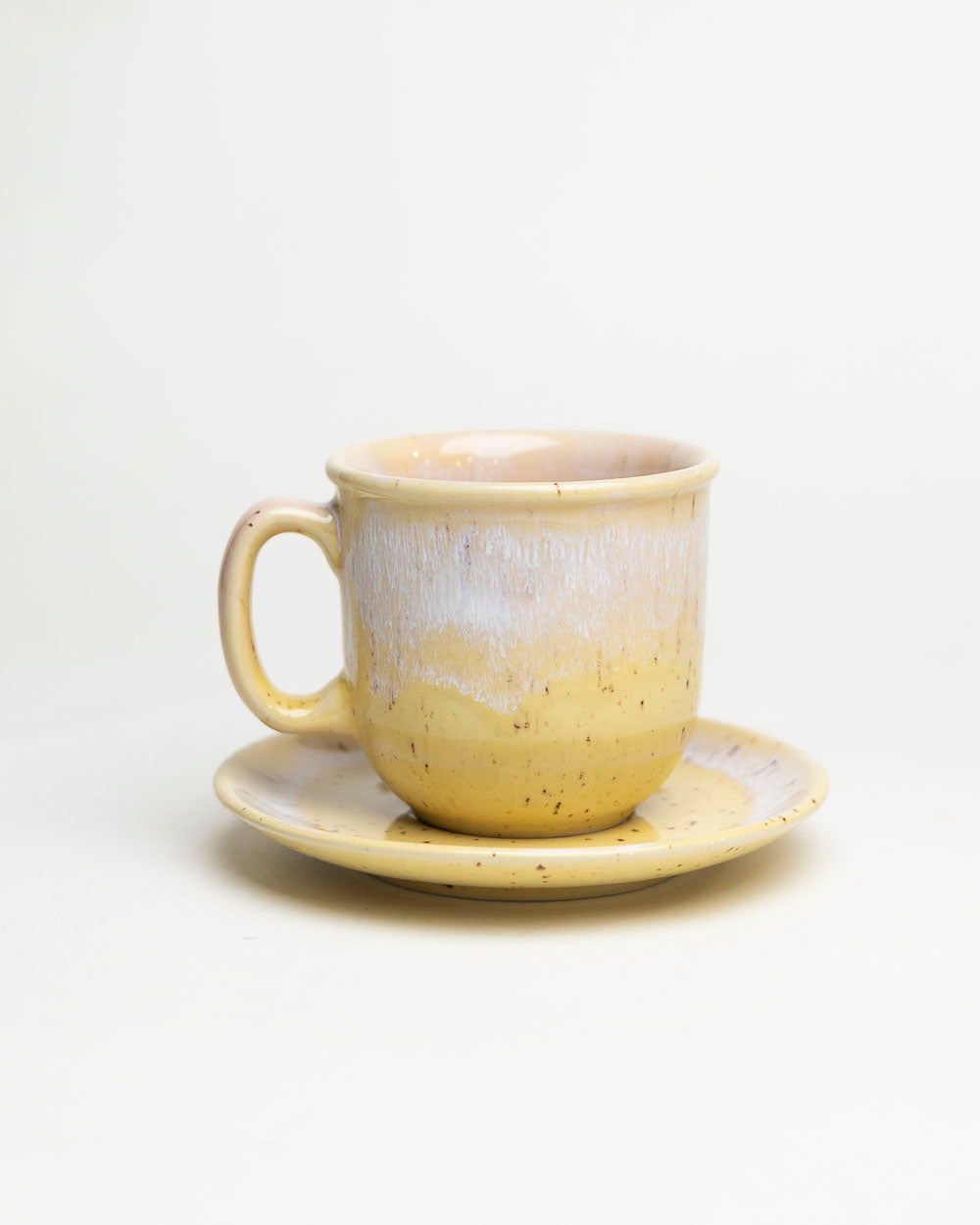 Filiżanka ze spodkiem – jasny miód