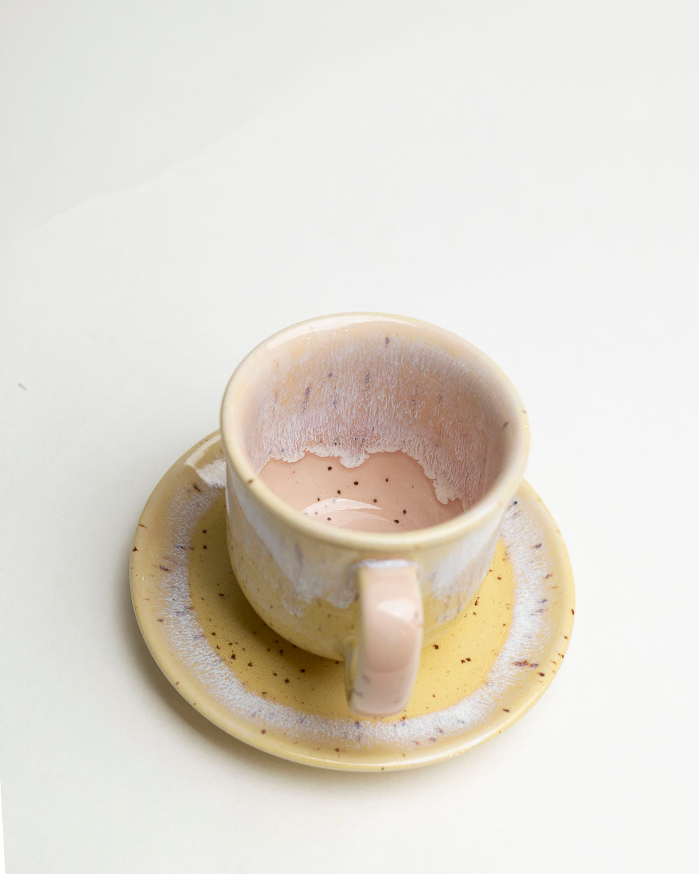 Filiżanka ze spodkiem – jasny miód