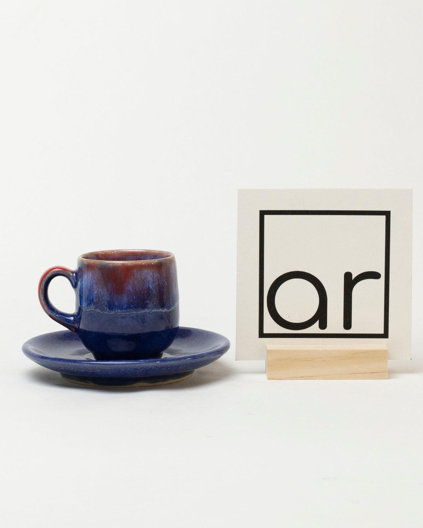 Filiżanka do espresso – nocny granat z rubinową poświatą