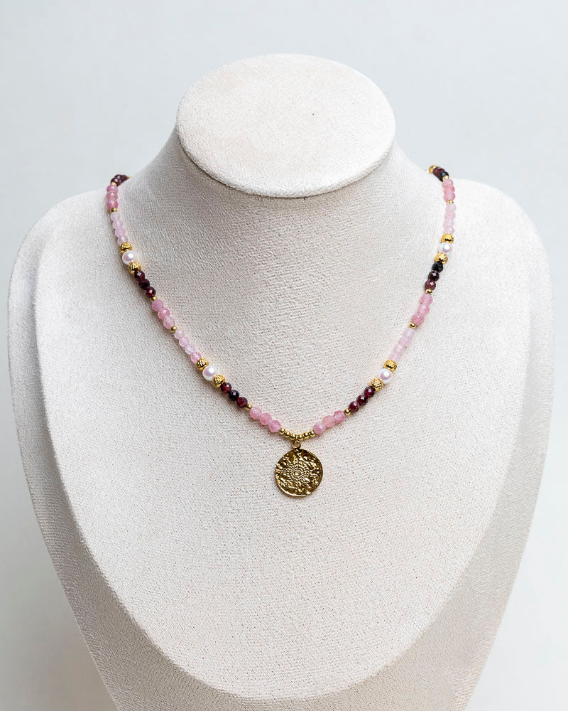 Naszyjnik „Różany Zachwyt” – kwarc, granat i perła