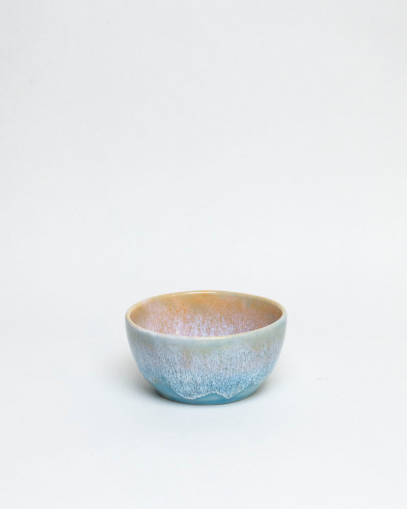 Miska mgła nad jeziorem