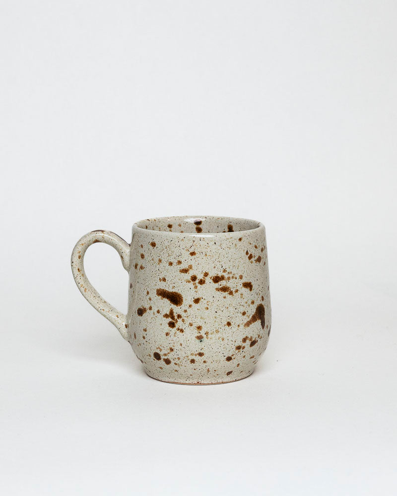 Kubek śmietankowy z piegami