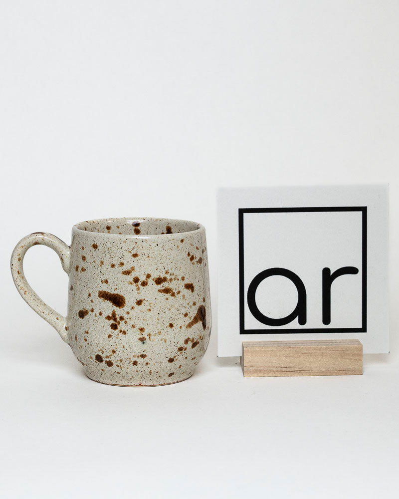 Kubek śmietankowy z piegami