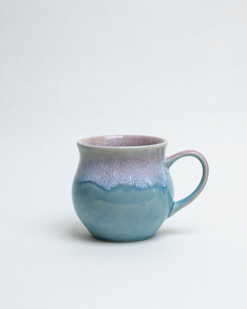 Kubek błękitna cisza o zmierzchu