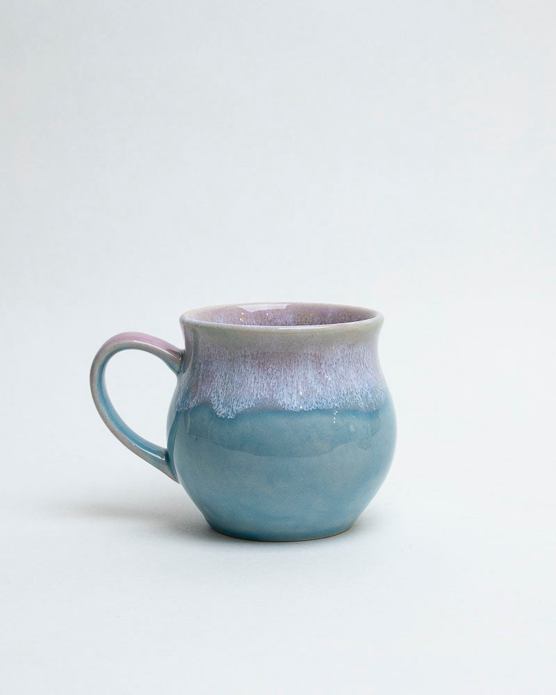 Kubek błękitna cisza o zmierzchu