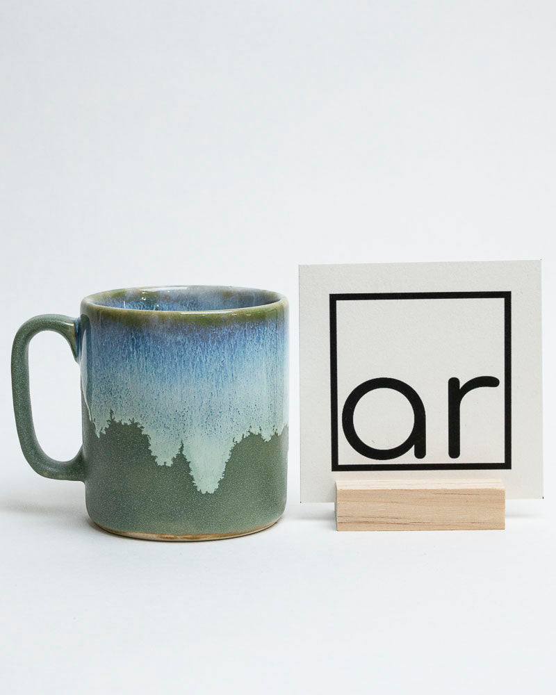 Kubek jezioro o świcie